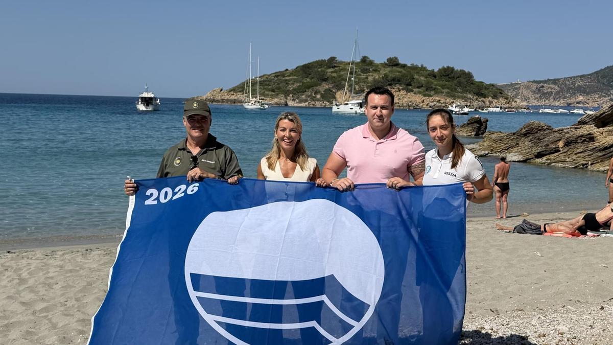 La playa de Sant Elm, Bandera Azul por segundo año consecutivo.