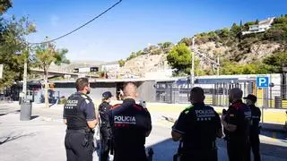 La oposición de Castelldefels critica la "represión" de Reyes (PP) contra el ‘top manta’ en la ciudad
