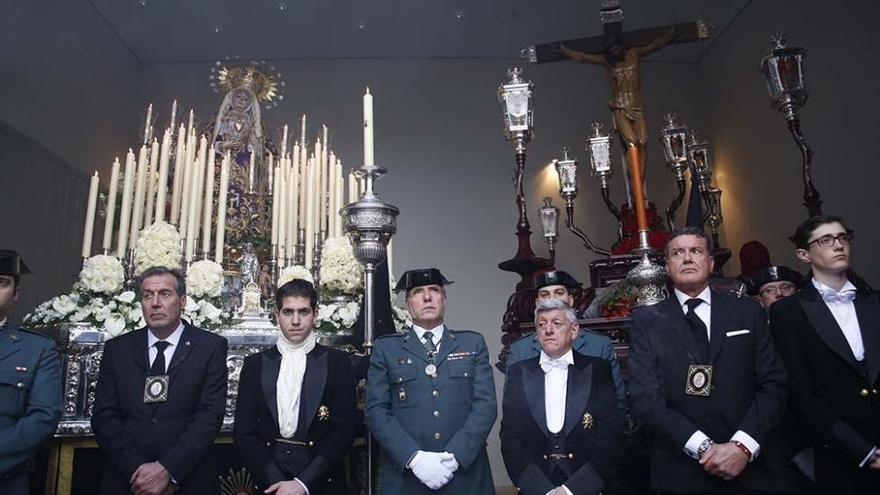 Cuatro hermandades procesionan en un accidentado Viernes Santo sin los Dolores