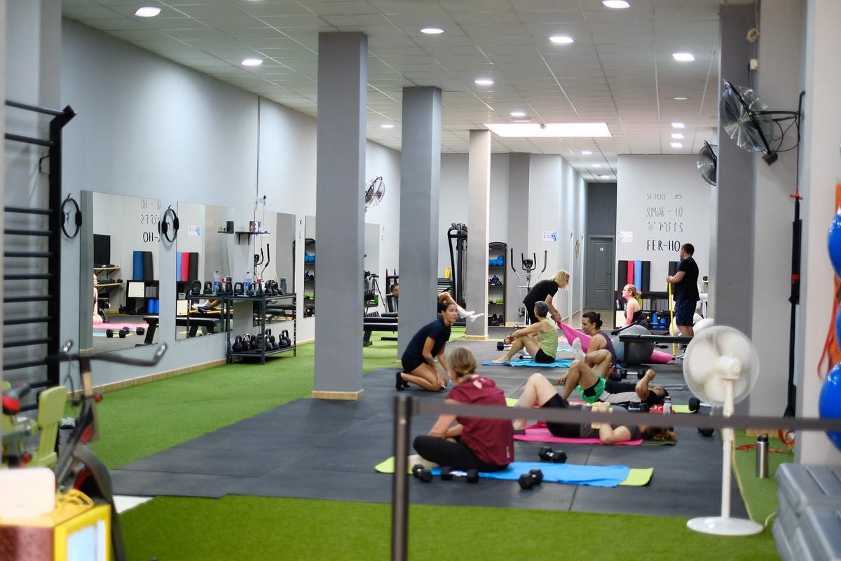 Su propuesta combina entrenamiento personalizado, fisioterapia, rehabilitación, osteopatía, nutrición y otros servicios vinculados a la salud y el bienestar.