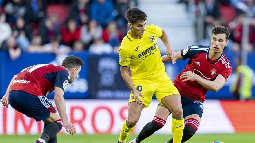 Ramón Terrats controla el esférico en el Sadar.