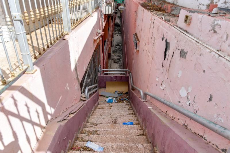 Estado de abandono de los centros comerciales y de ocio del Sur