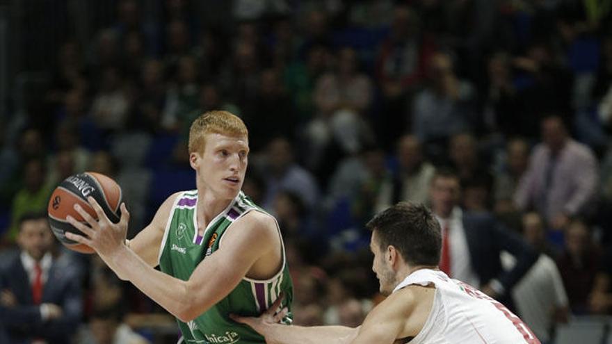 El Unicaja necesita más de sus dos bases, tanto de Ray McCallum como de Alberto Díaz, en la imagen.