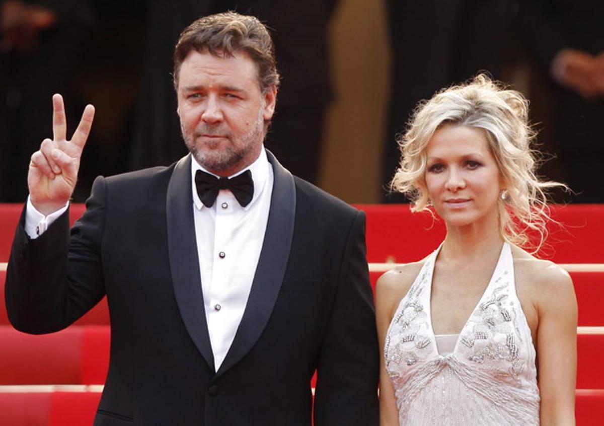 Russell Crowe i Danielle Spencer posen fi a nou anys de matrimoni, segons la premsa. Russell Crowe i Danielle Spencer posen fi a nou anys de matrimoni, segons la premsa.