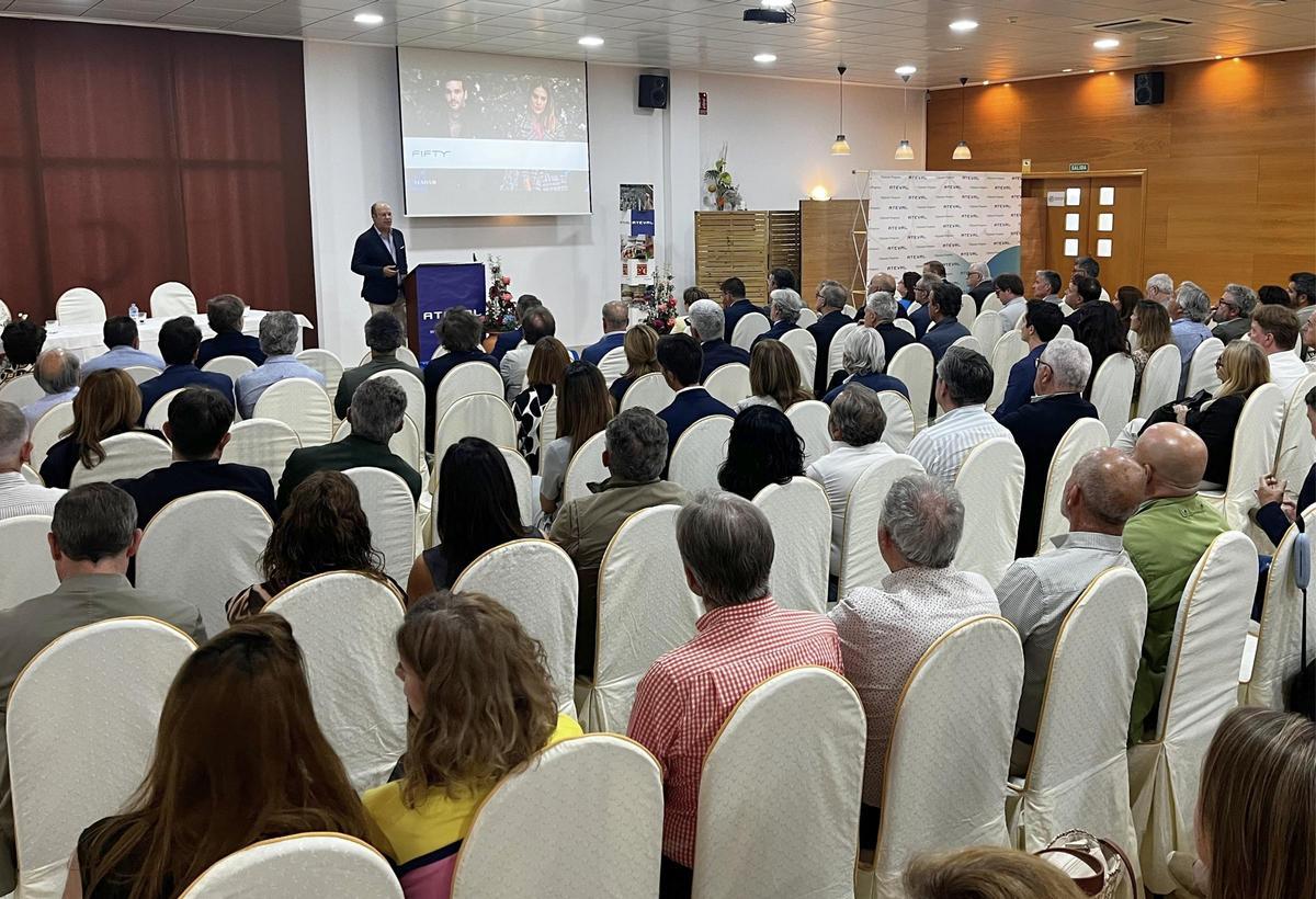 Un momento de la asamblea de Ateval.