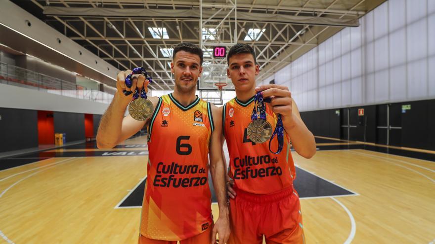 &quot;Ojalá los dos sigamos ganando títulos con la Selección y el Valencia Basket&quot;