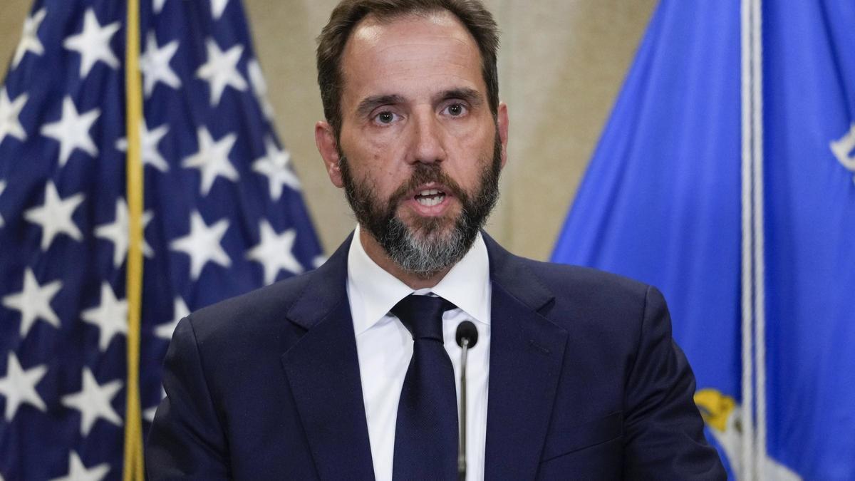 El fiscal que investiga a Trump anuncia su retirada antes de que el republicano vuelva a la Casa Blanca