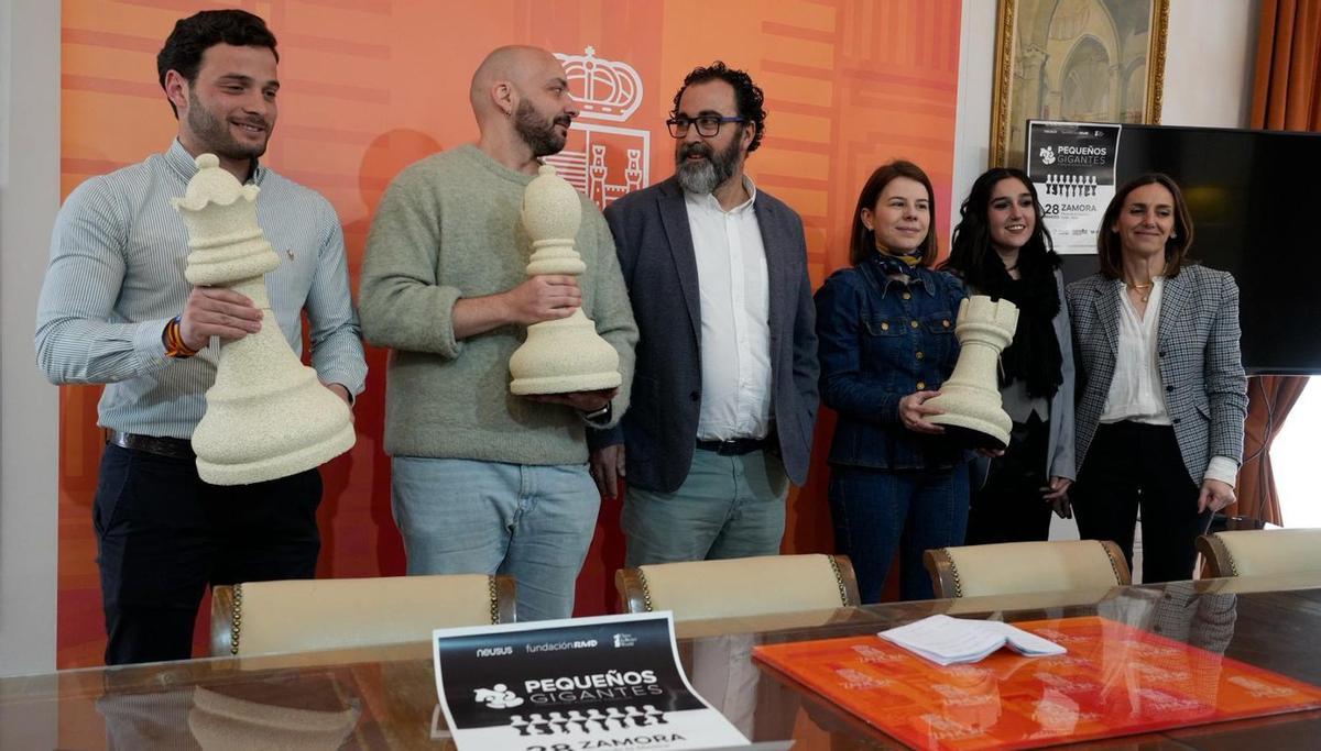 Presentación dle Troneo de Ajedrez «Pequeños Gigantes», este jueves en el Ayuntamiento.  | J. L. F.