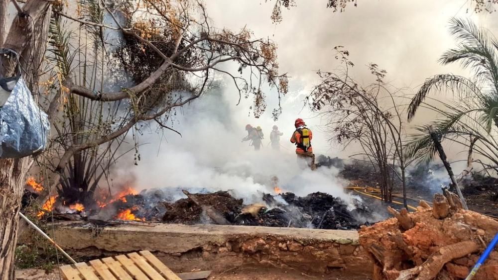 Incendio en una alquería de Castelló