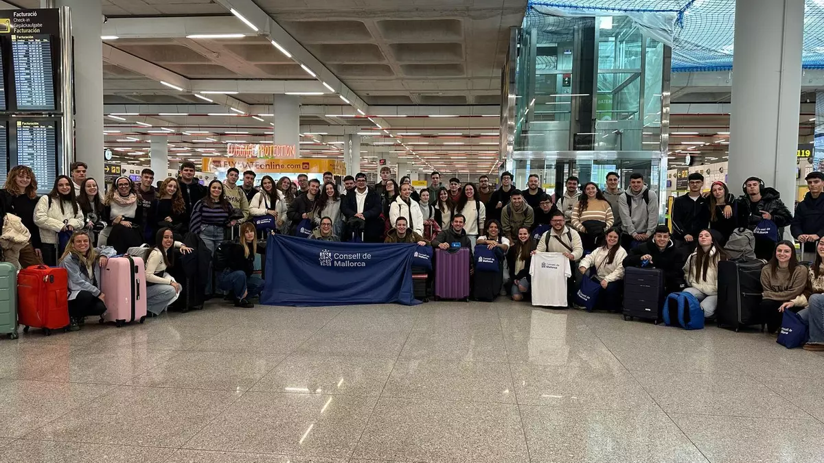 "Hace de agencia de viajes": críticas al Consell de Mallorca por organizar su sexto viaje para jóvenes en dos años
