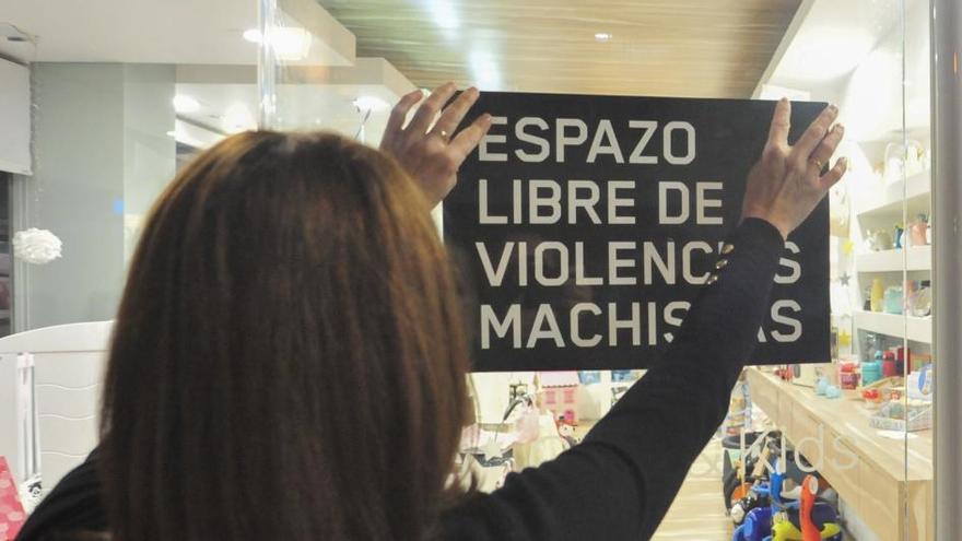 Pontevedra se viste de luto ante la lacra de la violencia machista