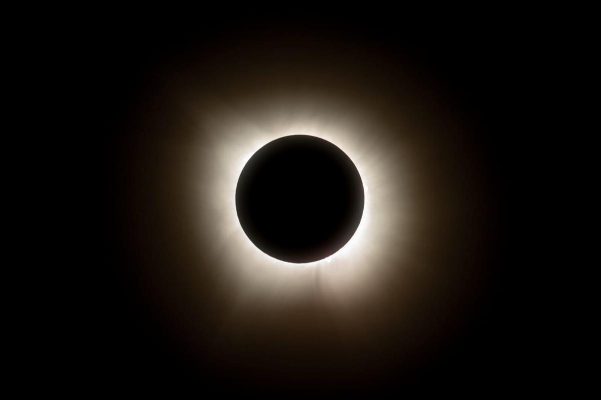 Archivo - Eclipse total solar desde la nave Orión, a 6 de abril de 2026.