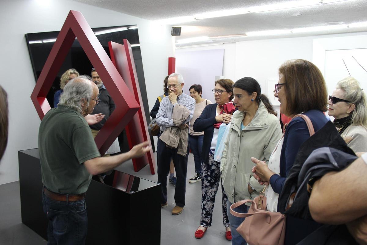 Una anterior visita guiada por Herminio a su estudio.