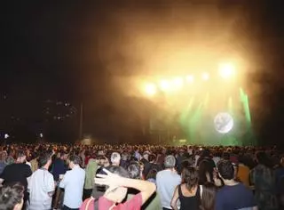 La música de la Semana Grande: Poniente se llena al ritmo de "Echo & The Bunnymen"