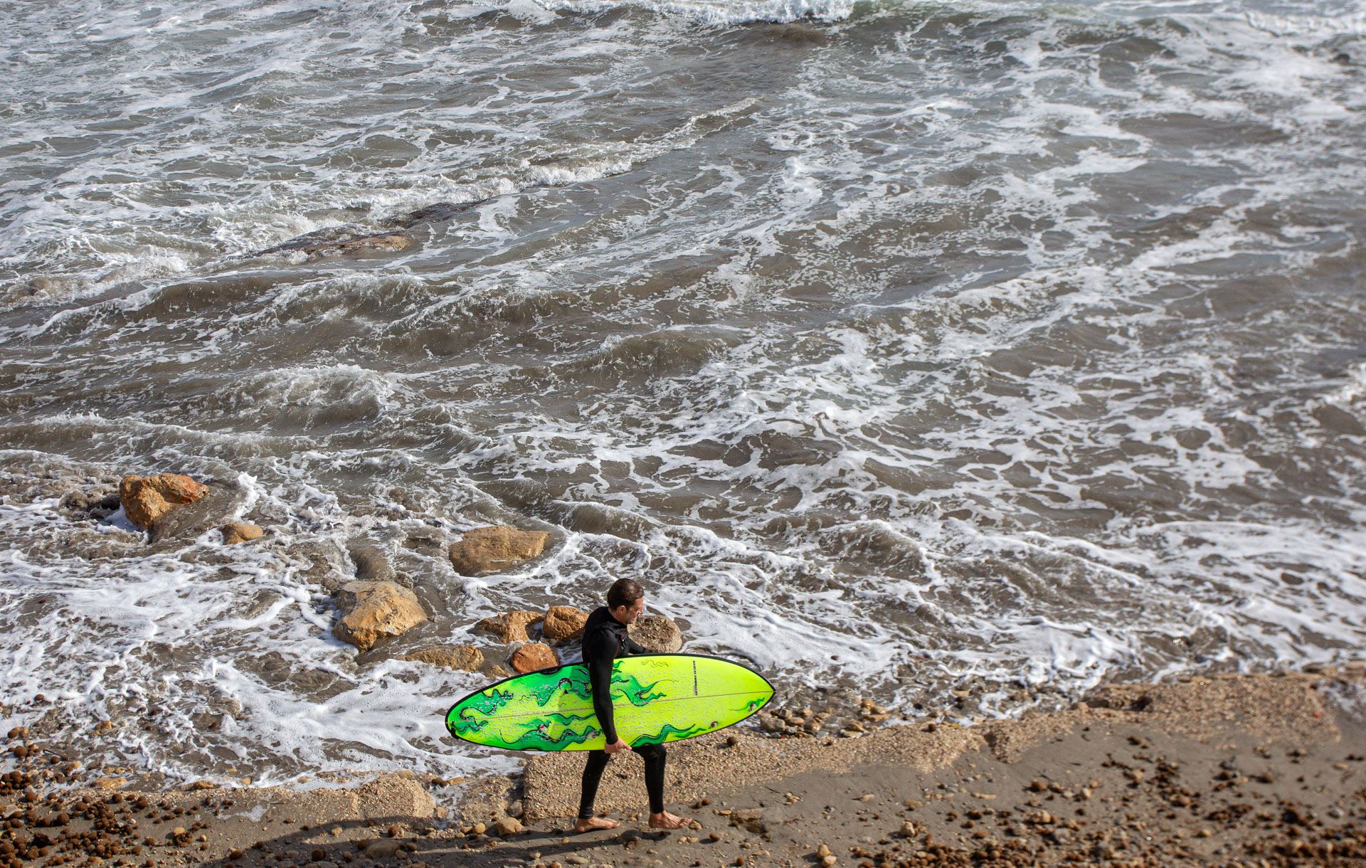 El temporal se deja notar en las playas de Alicante