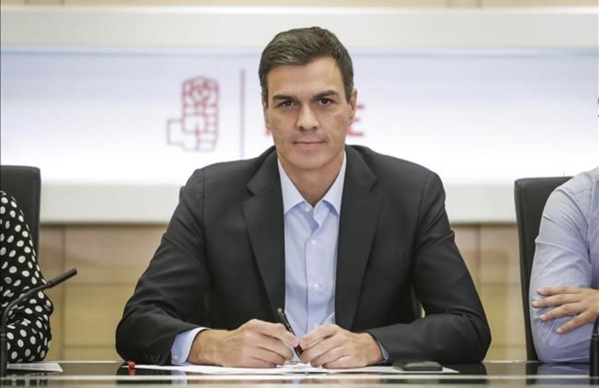 El secretario general del PSOE, Pedro Sánchez, en la reunión de la ejecutiva de este lunes.