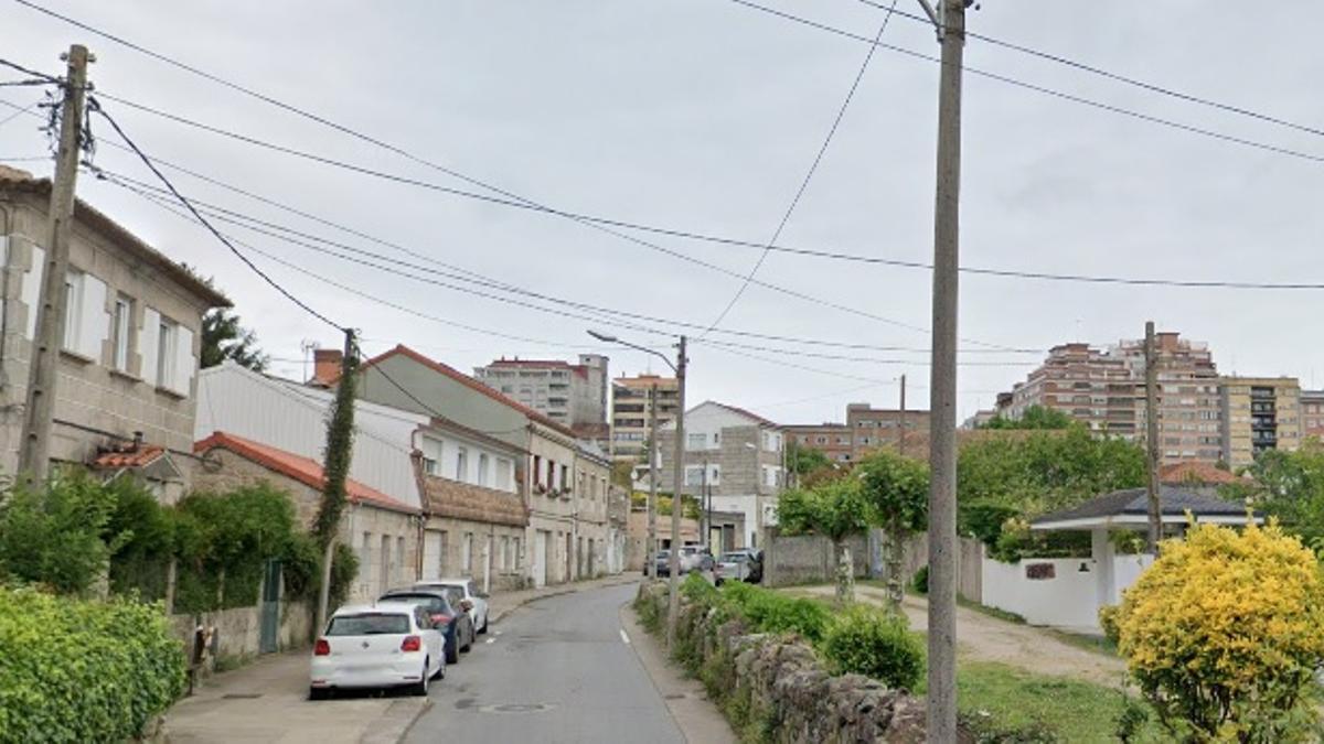 El incendio se originó en una vivienda unifamiliar situada en Baixada á Igrexa, en Vigo.