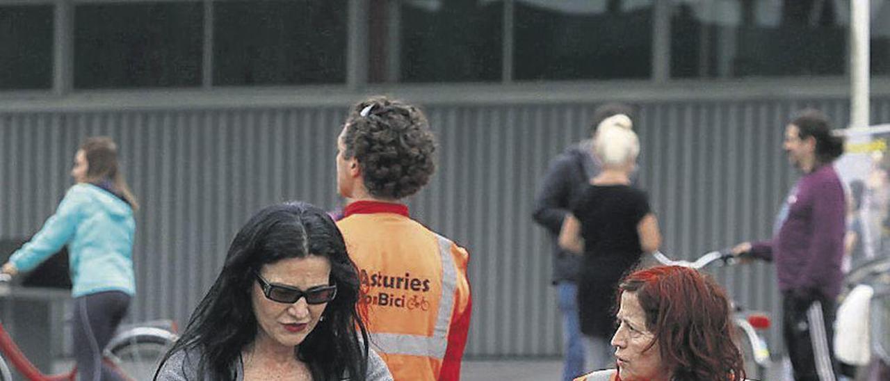 Participantes en un taller de iniciación de Asturies ConBici.