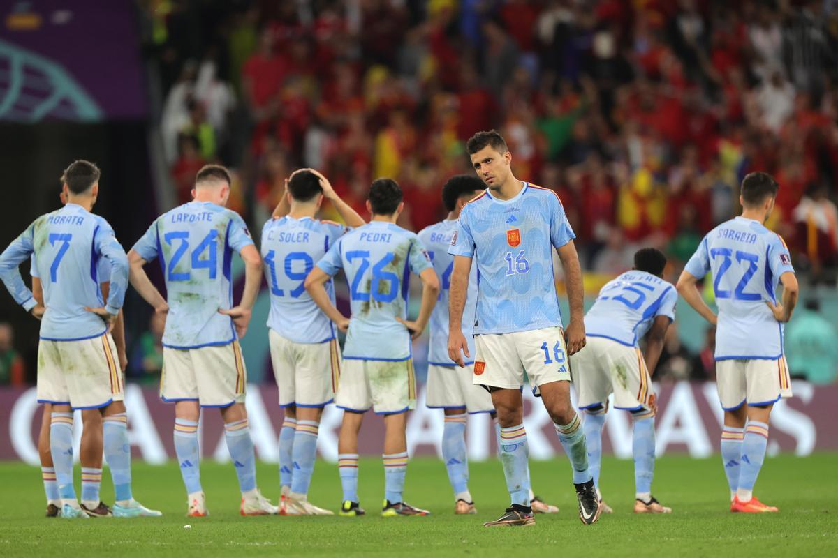 Doha (Qatar), 06/12/2022.- Rodri of Spain reacts after the FIFA World Cup 2022 round of 16 soccer match between Morocco and Spain at Education City Stadium in Doha, Qatar, 06 December 2022. (Mundial de Fútbol, Marruecos, España, Catar) EFE/EPA/Friedemann Vogel