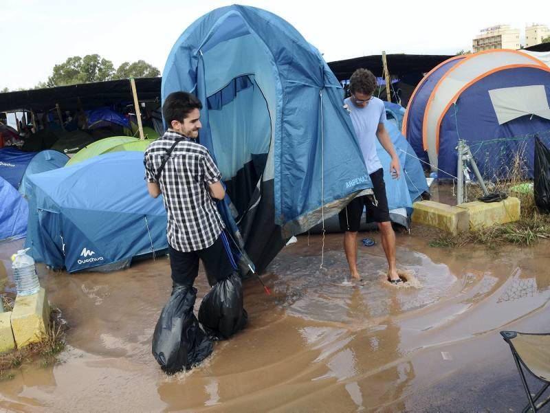 Fotogalería de las lluvias en el Arenal Sound