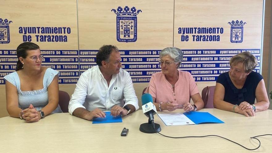 El Ayuntamiento de Tarazona en la firma del convenio Con Cáritas