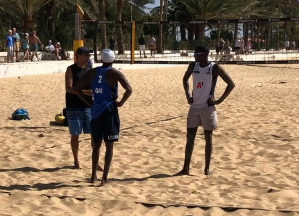 Cherif Younousse y Ahmed Tijan. Selección catarí de voley playa (Fuerteventura).
