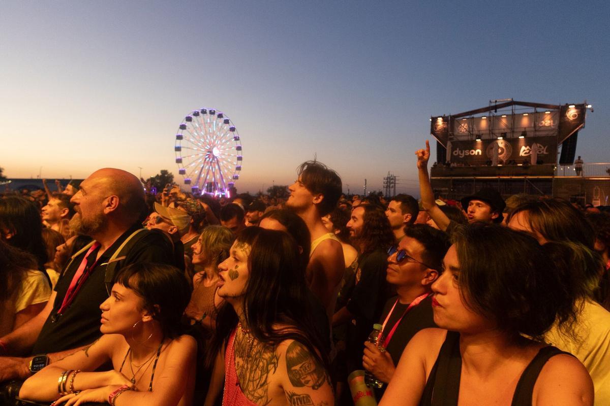 Ambiente en el recinto Iberdrola Music de Villaverde durante el festival Mad Cool 2025.