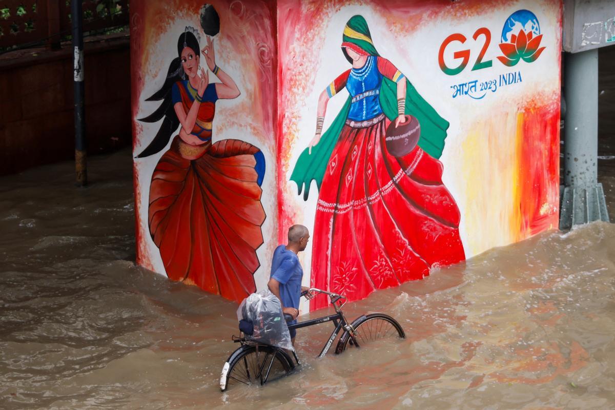 El río Yamuna se ha desbordado debido a las lluvias monzónicas en Nueva Delhi.