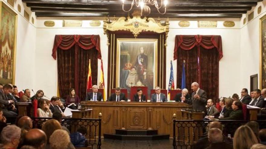 Imagen reciente de una sesión plenaria celebrada en el Ayuntamiento de Elche.
