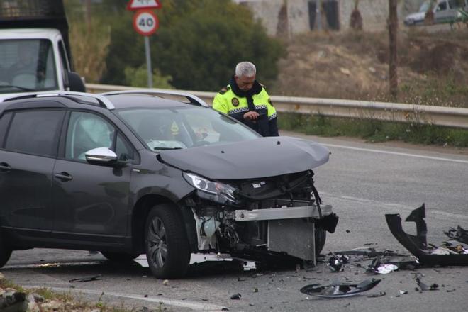 Imágenes de un accidente múltiple en la CV-941 de 2018, cerca del cruce con la Ronda Norte