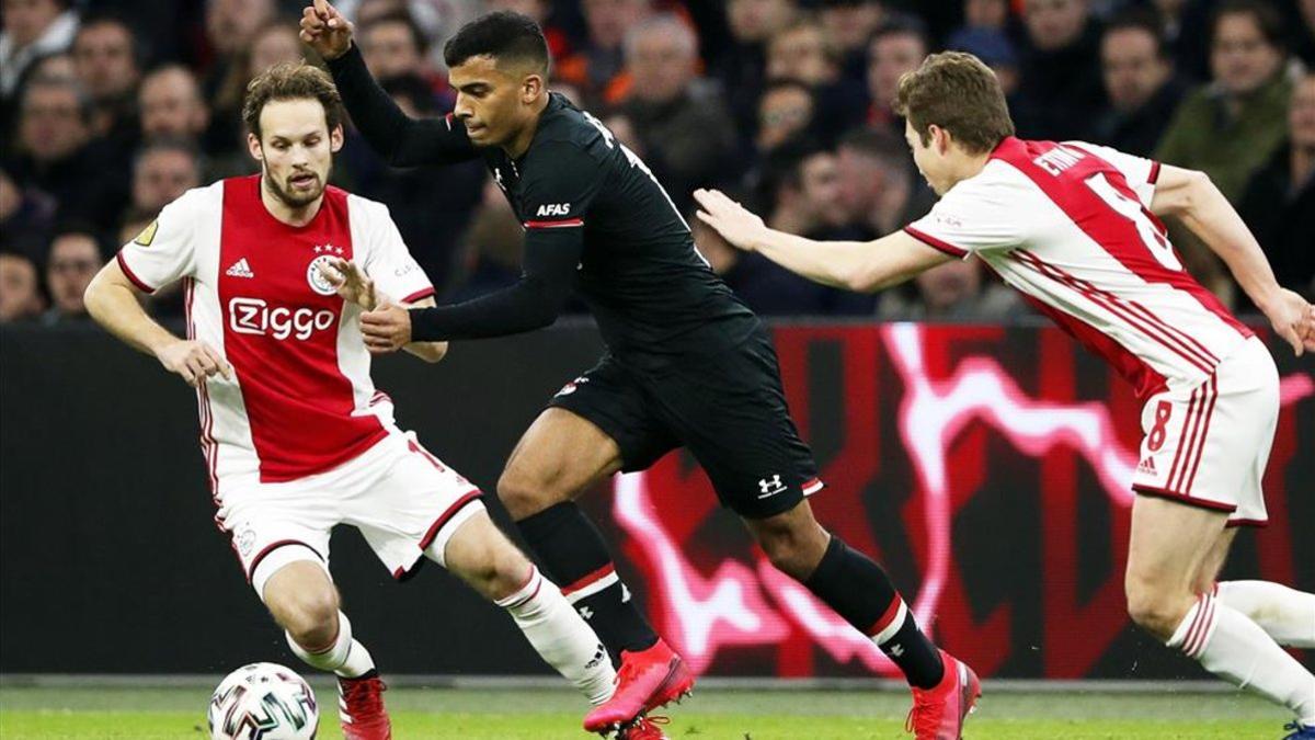 Ajax y AZ Alkmaar lidrean la tabla en la Eredivisie