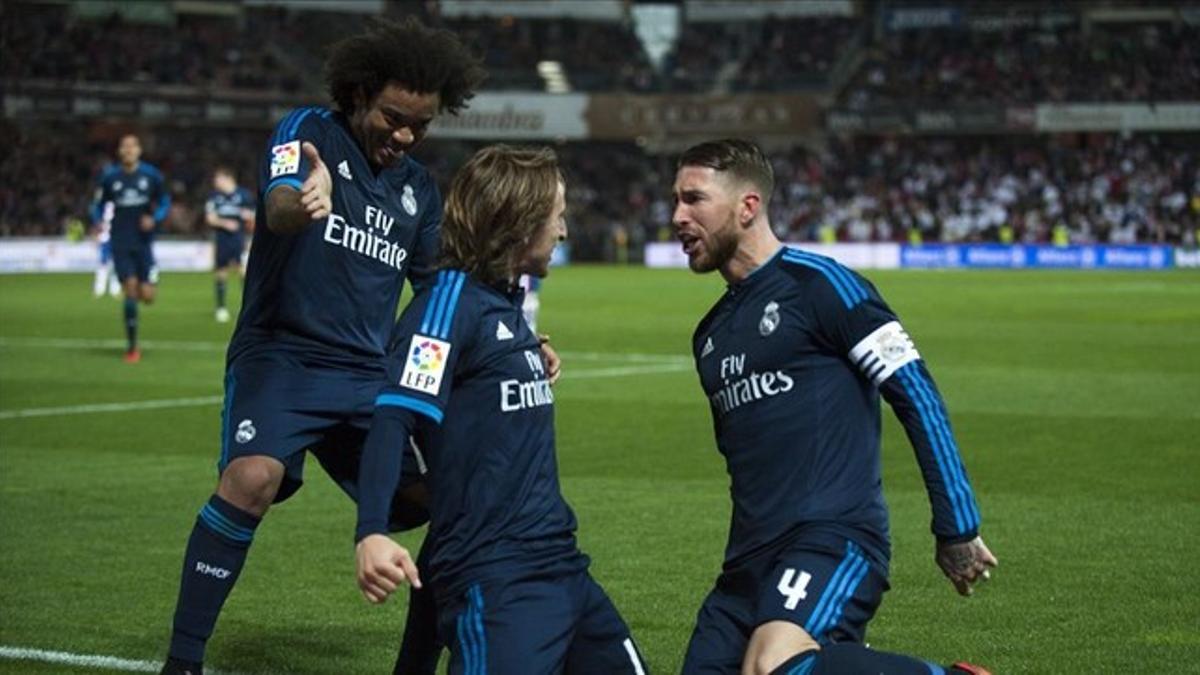 Sergio Ramos, Marcelo y Modric en el partido contra el Granada