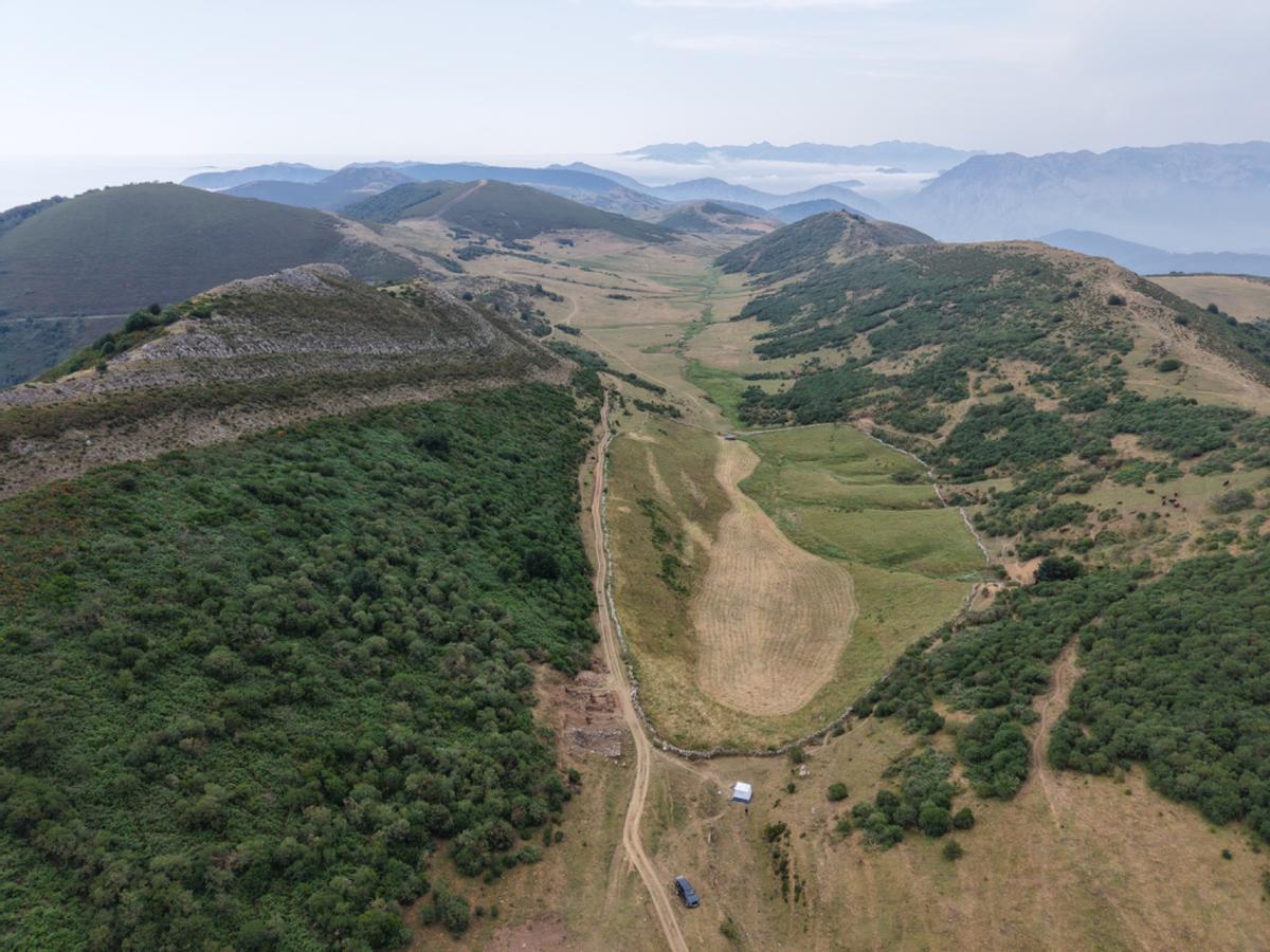 Vista aérea de la campa Cueiro, en el Camín Real de la Mesa.