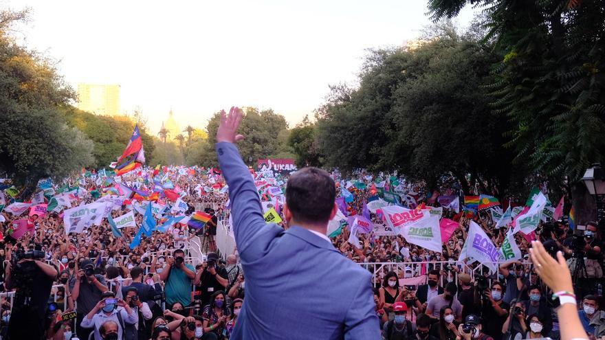 Los chilenos ya votan al relevo de Piñera en la segunda vuelta de las presidenciales