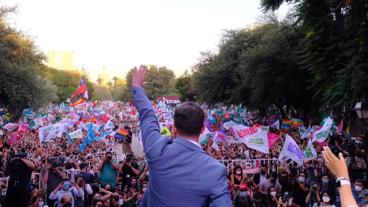 El candidato de izquierda a la Presidencia de Chile, Gabriel Boric, en un acto de campaña.