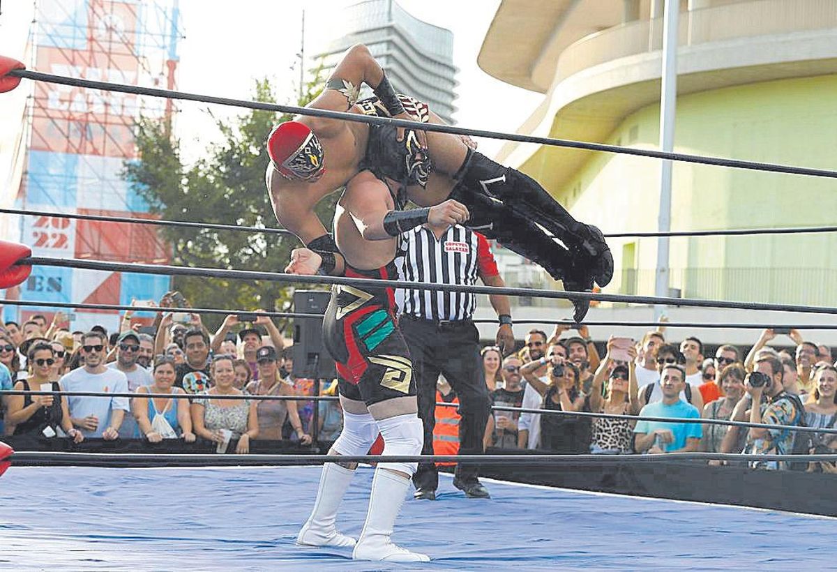 La lucha libre mexicana generó una gran expectación.