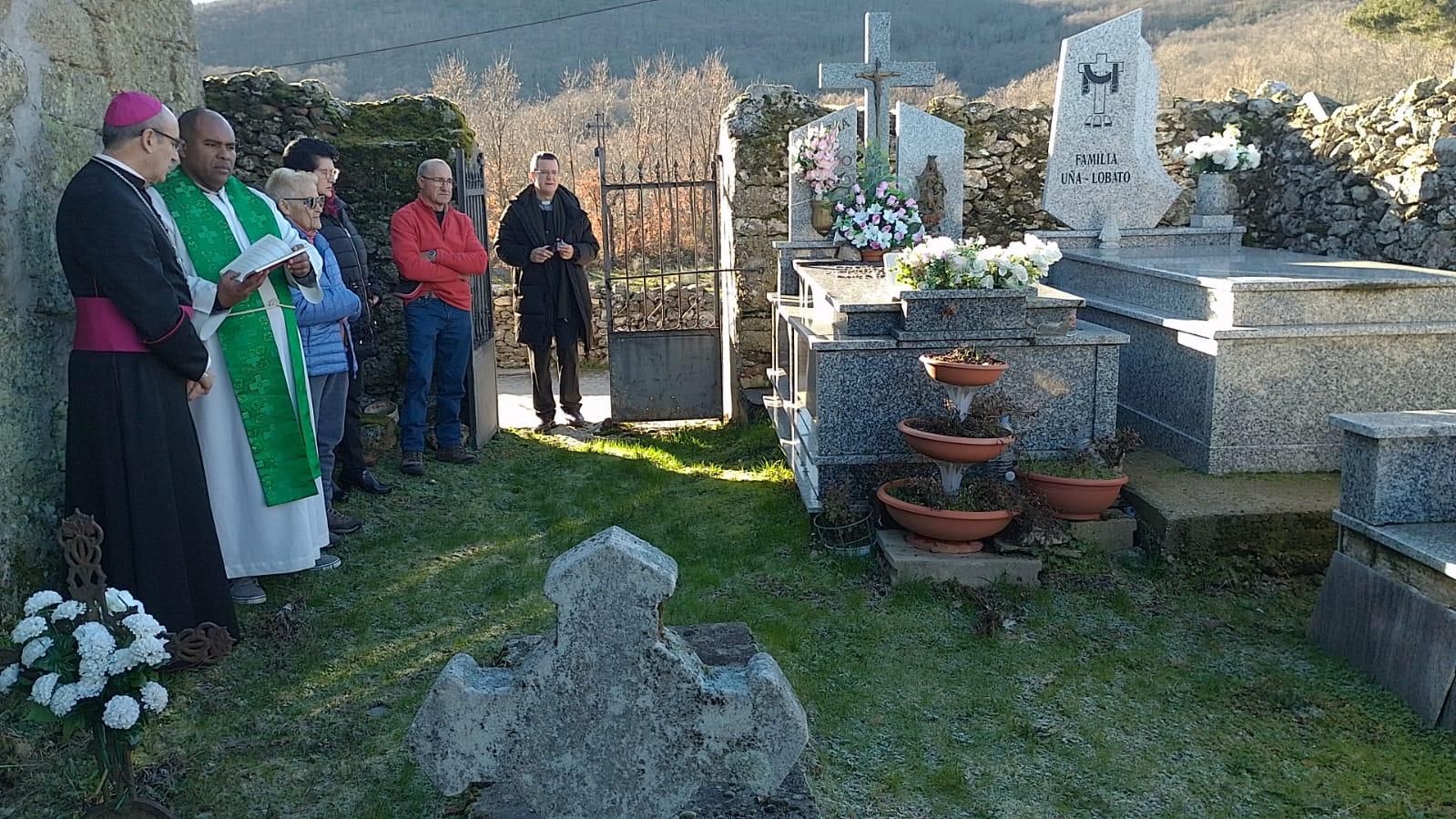 GALERÍA | El Obispo de Astorga, de ruta por Sanabria