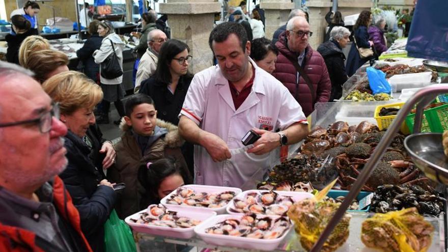Los precios del marisco se duplican en el Mercado a unas horas de las citas navideñas