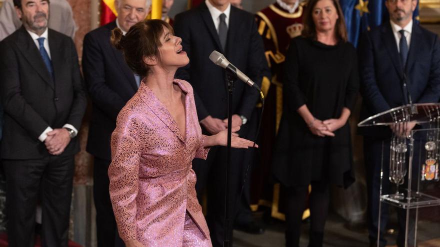 Trasdeza “canta y recita” en el Salón de los Pasos Perdidos del Congreso