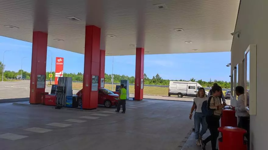 Así es por dentro la primera área de servicio del Occidente en la Autovía del Cantábrico