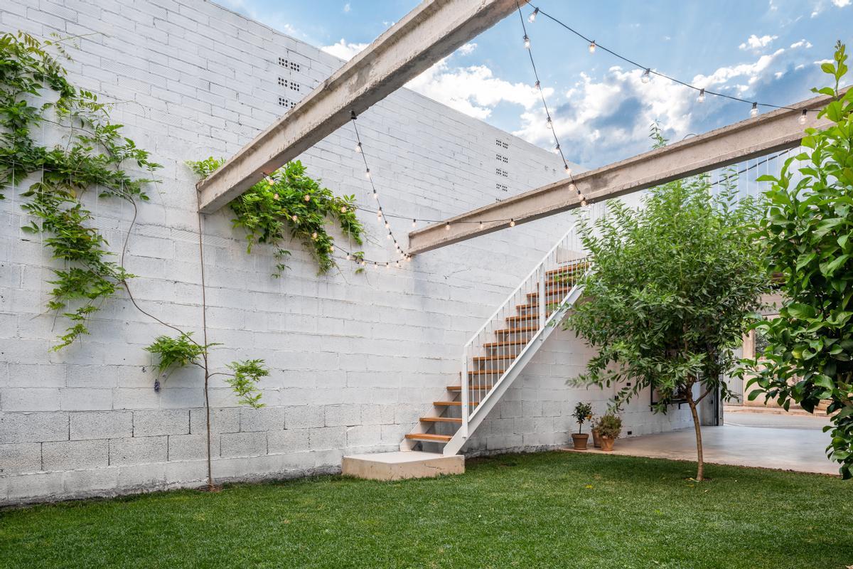 De garatge a jardí, a Sant Jaume de Llierca