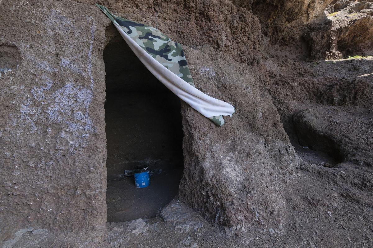 Cuevas de Los Canarios en El Confital