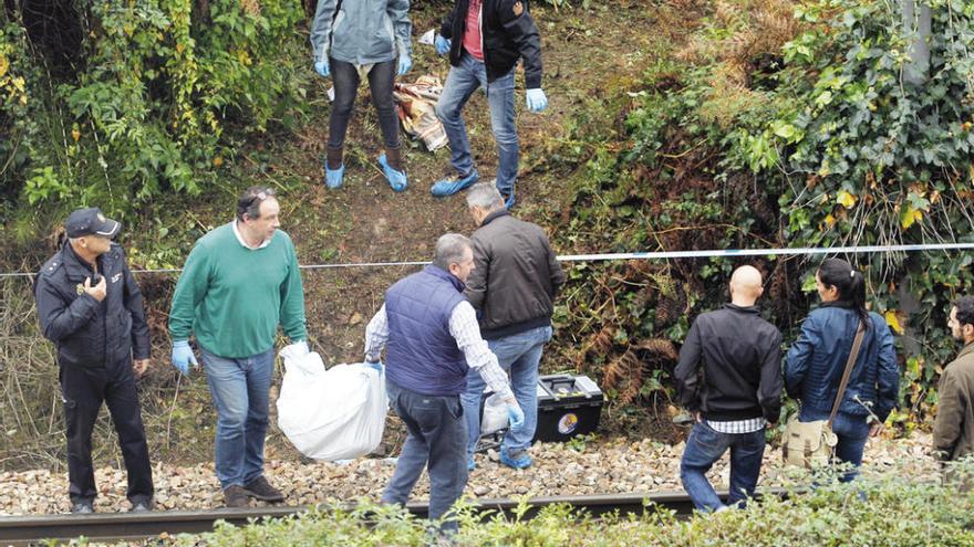 El cadáver de un niño de 2 años aparece junto a una maleta en las vías del tren en Oviedo