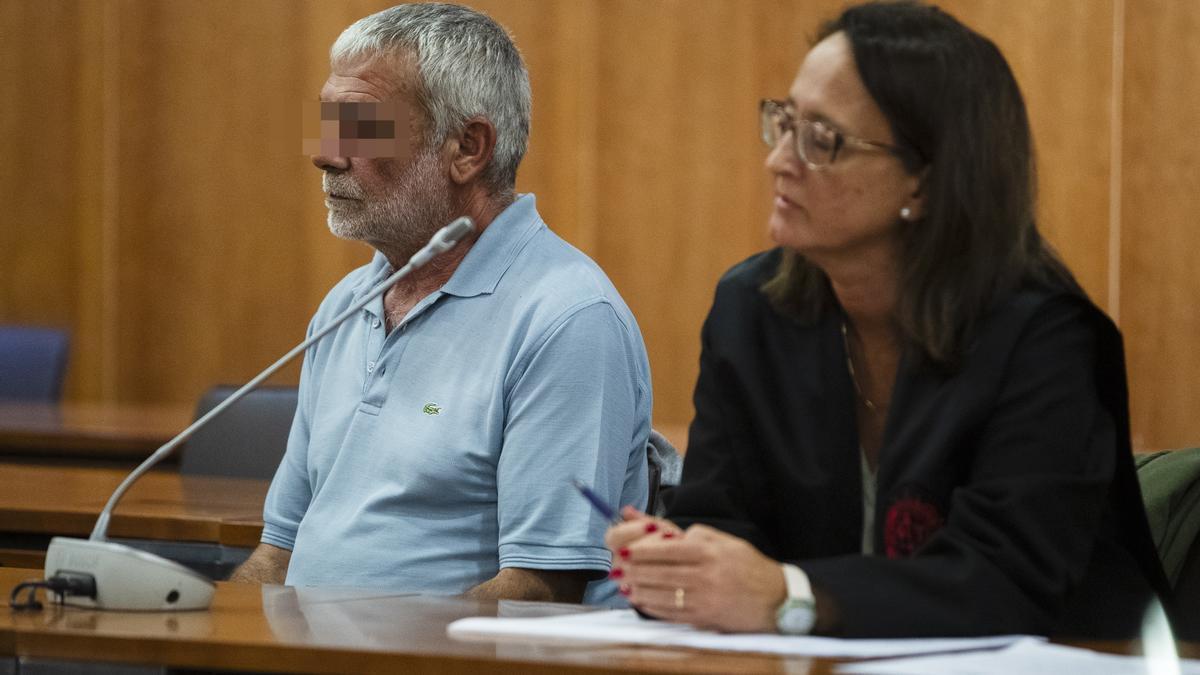El exmarido de Lucía Garrido, durante una de las sesiones de este segundo juicio por el crimen de 2008.