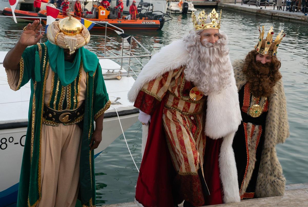 Baltasar, Gaspar y Melchor, a su llegada a la plaza del Mar, el año pasado.