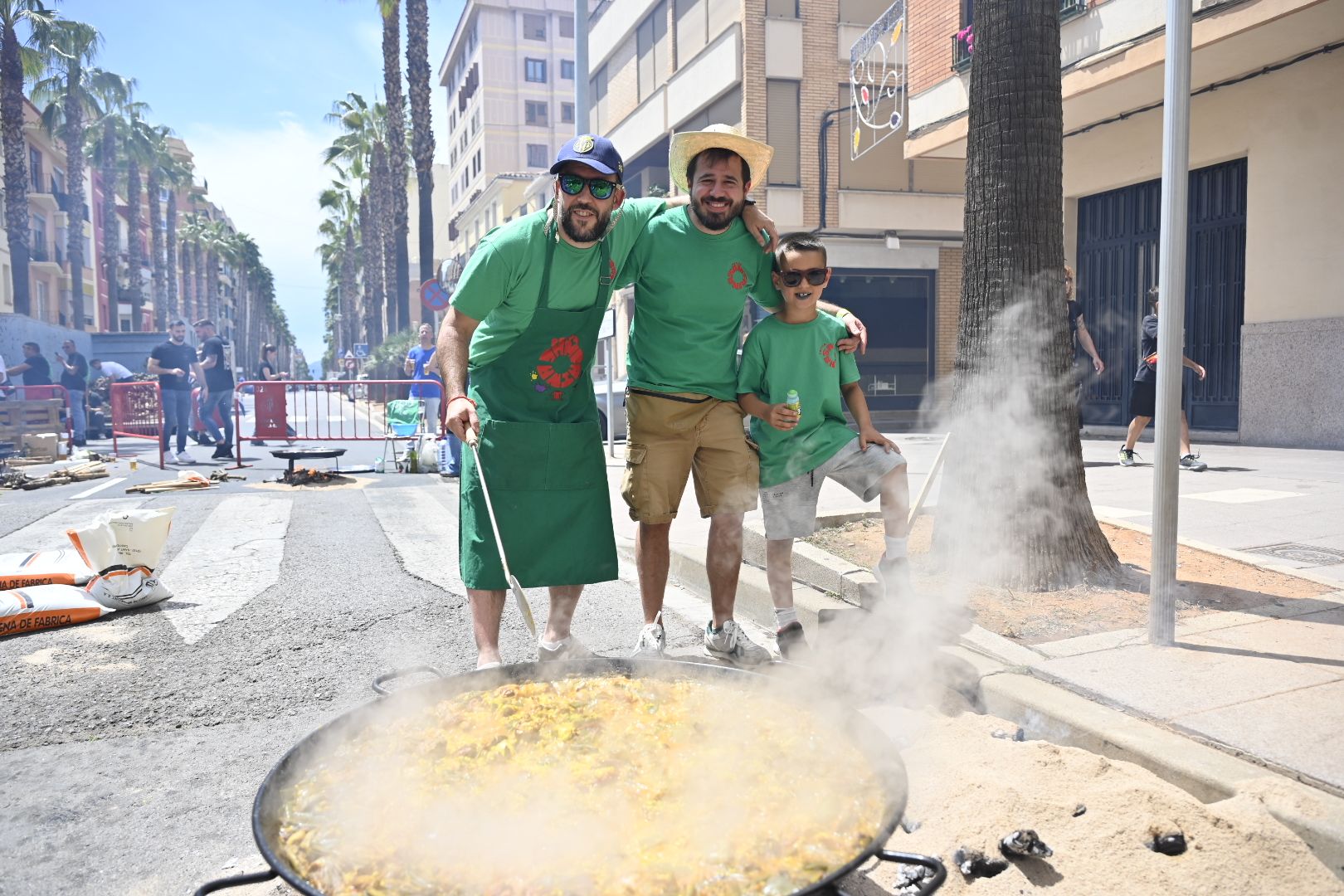 Búscate en la galería de imágenes del concurso de paellas por las fiestas de Sant Pasqual en Vila-real