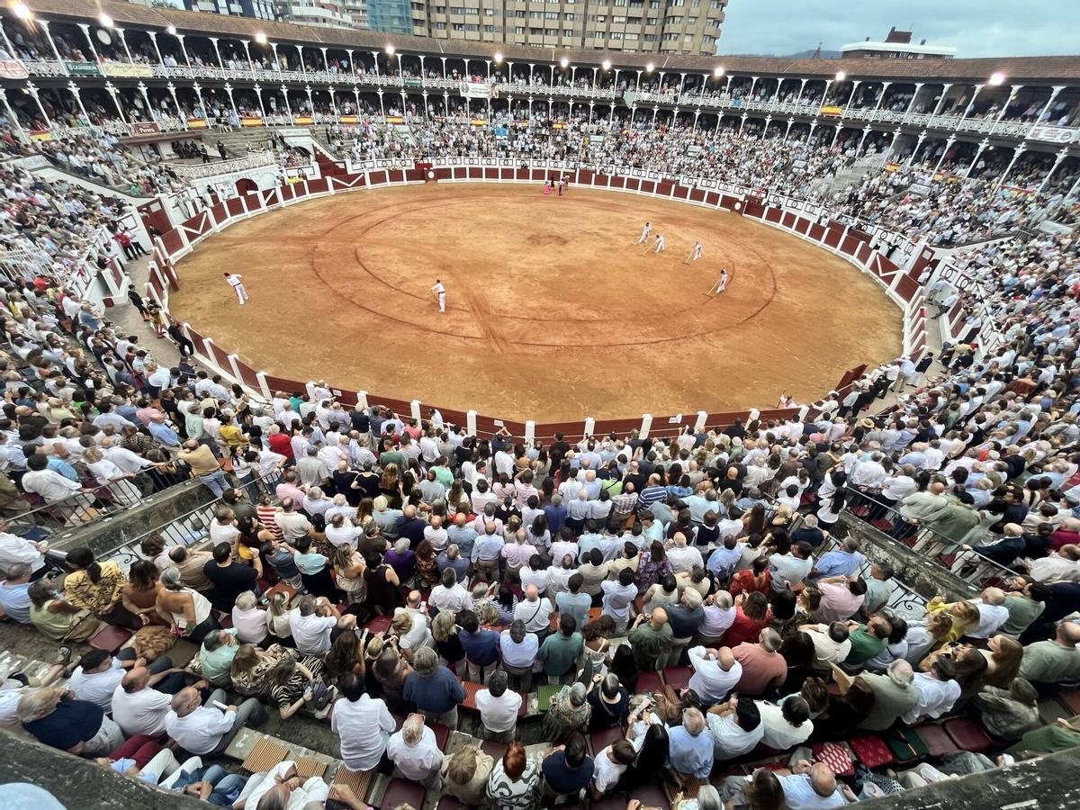 El triunfo de Roca Rey en la feria taurina de Gijón, en imágenes