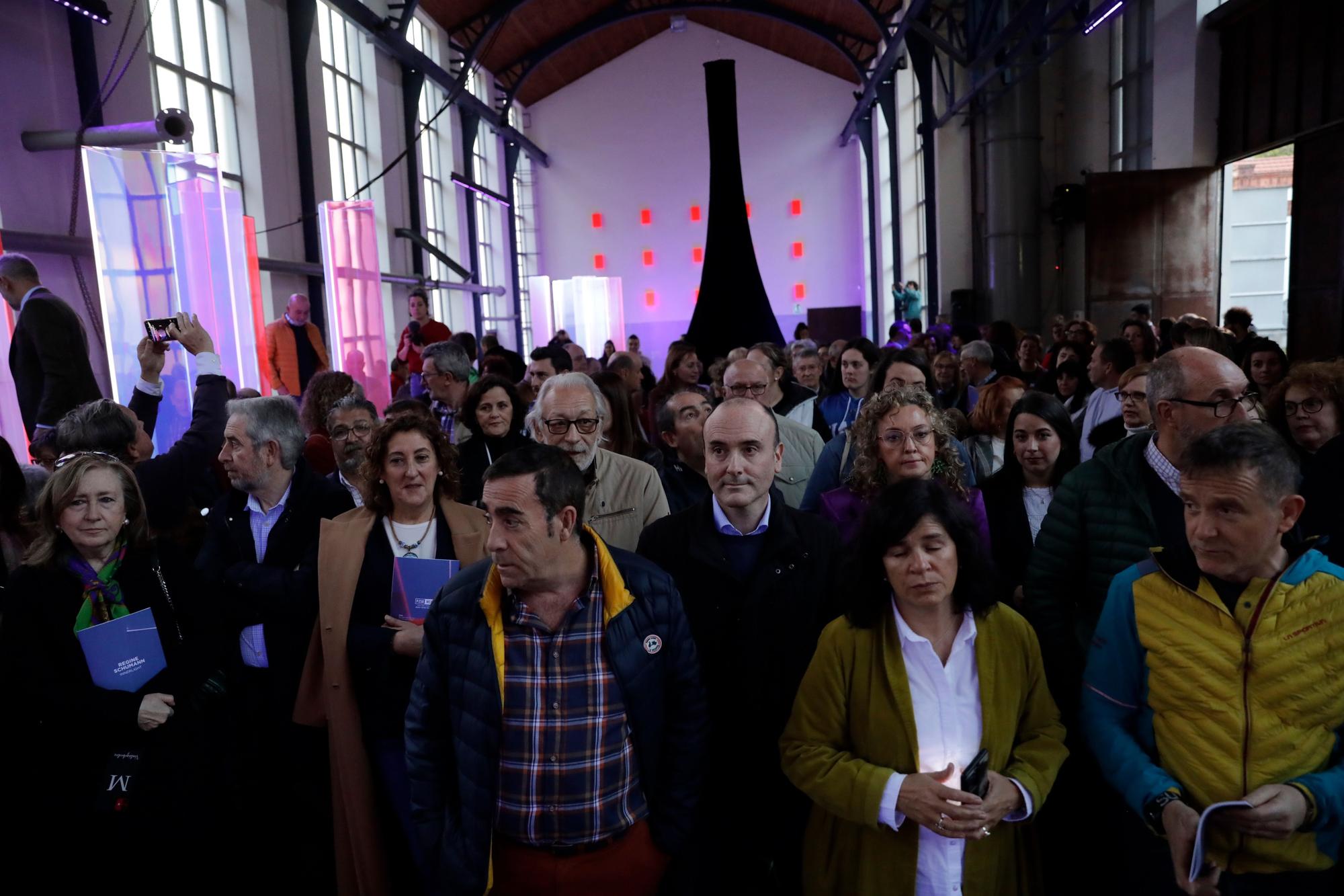 Así es la exposición de la artista internacional Regine Schumann en el pozo Santa Bárbara de Turón