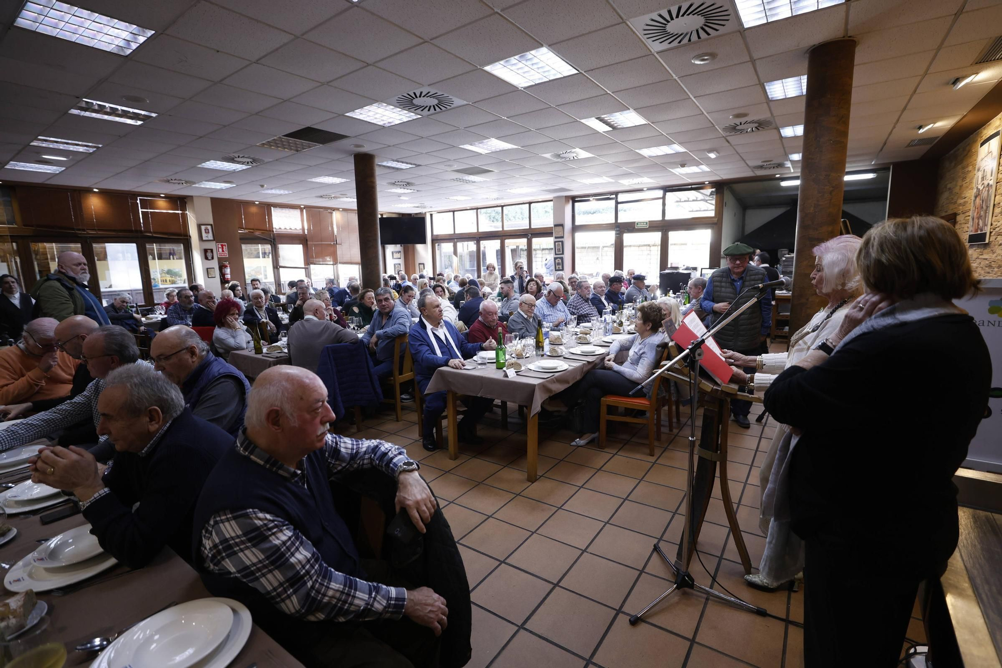 EN IMÁGENES: Así ha sido la entrega de los premios "Comensales de Honra Álvaro Cunqueiro"  de los Gastrónomos del Yumay