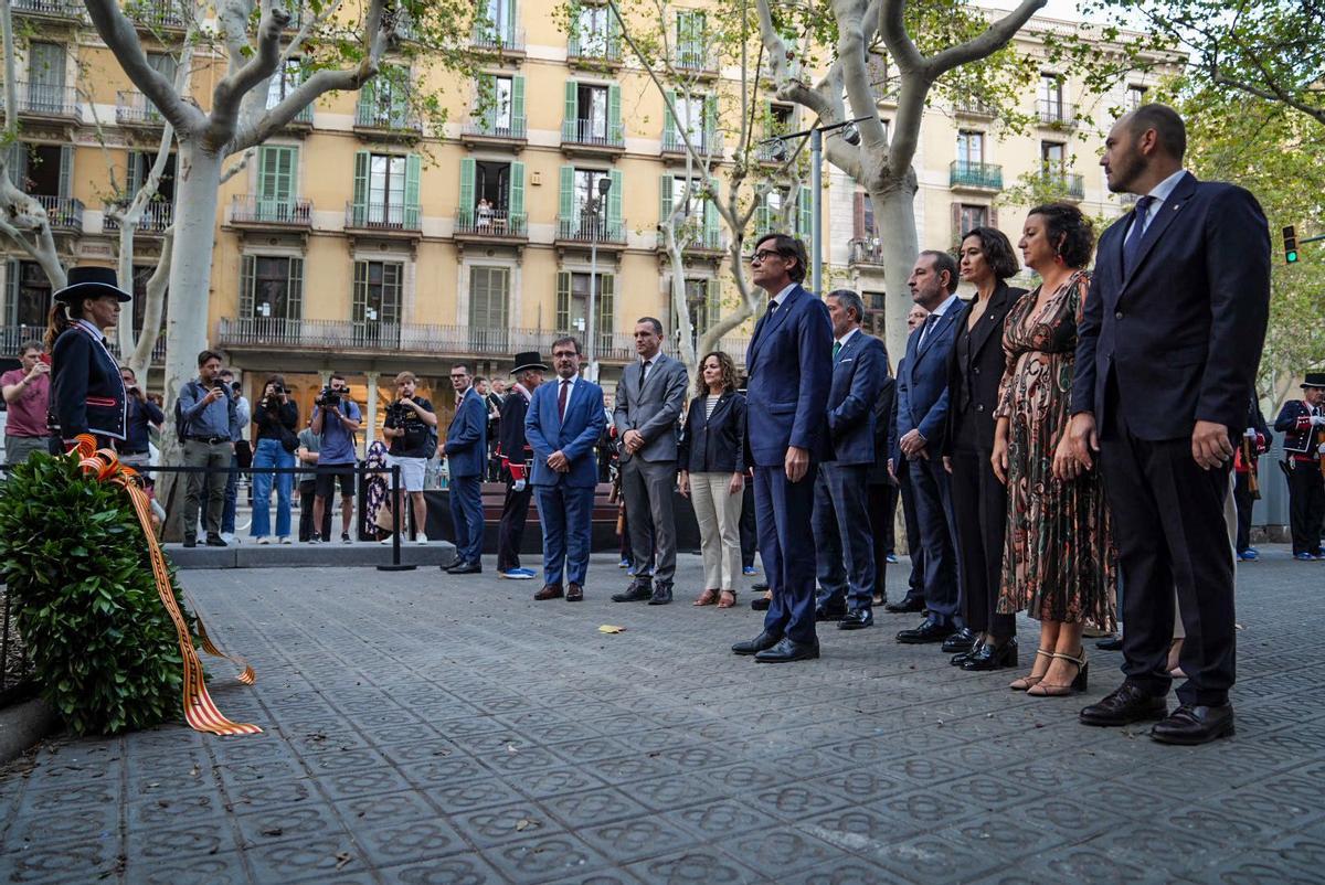 El Govern de Salvador Illa da inicio a los actos de la Diada con su ofrenda al monumento a Rafael Casanova